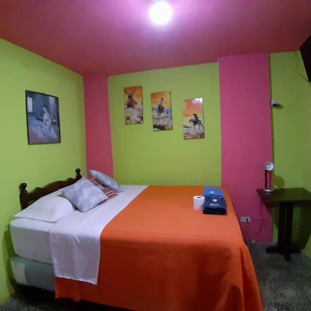 קצאלטננגו Hotel Casa Del Viajero מראה חיצוני תמונה